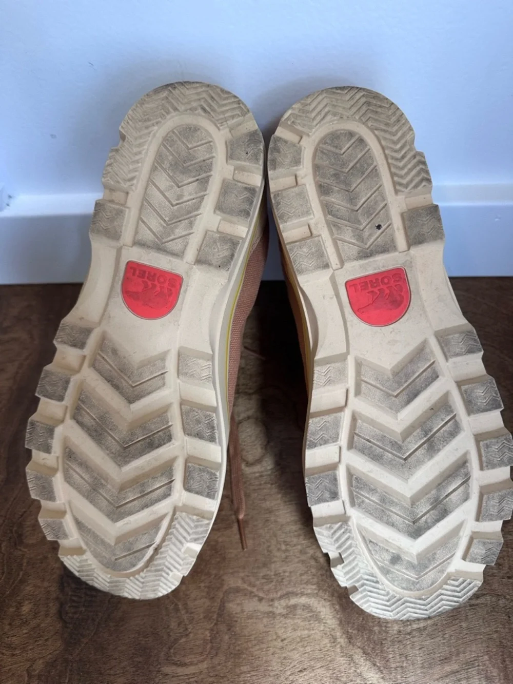 Women’s Scout N About Sorel Sneakers in Canyon Gold size 12